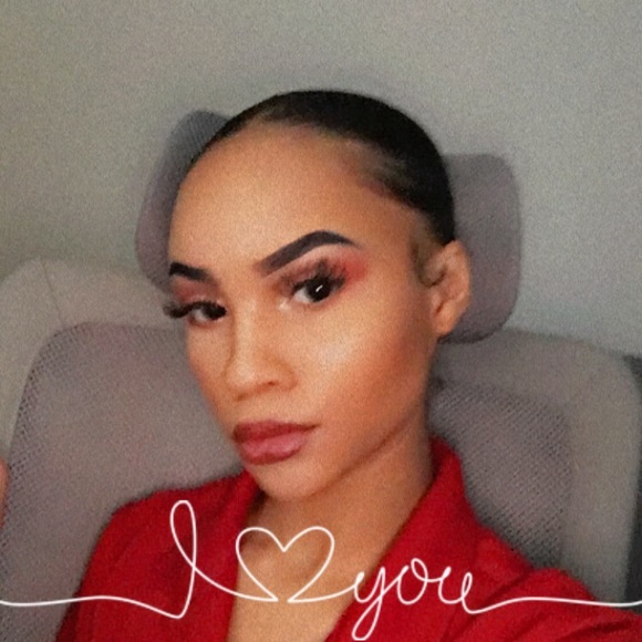 Meet your Posher, Mia - Picture 2 of 2